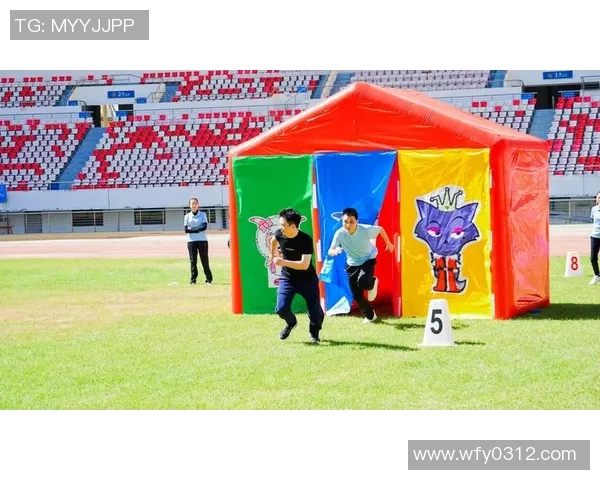 竞技精神与团队协作的完美融合：如何在竞技体育中培养全面的实力与凝聚力