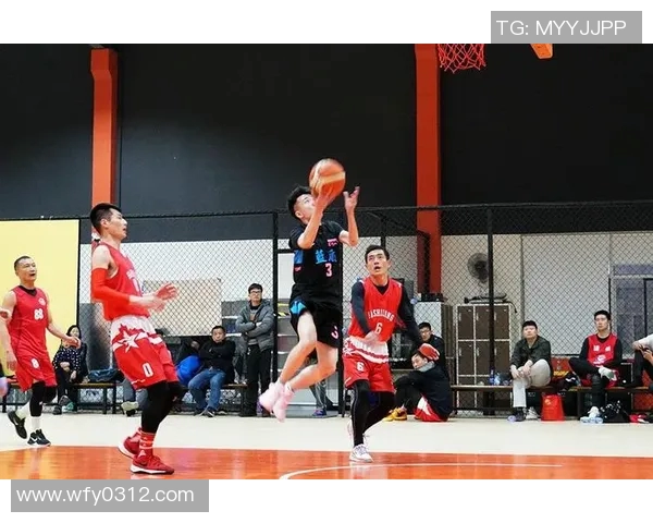 深圳篮球队在邀请赛中的灵活性表现与战术调整分析